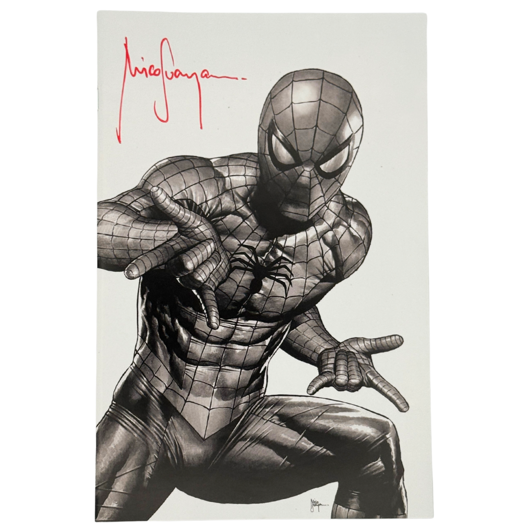 Ultimate Spider-Man #17 – NM – Mico Suayan B&W Virgin Variant – Fan Expo Dallas 2025 – Signed w/ COA (Marvel, 2025)